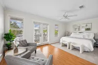 Great for large families/5 br house close to tram/walkable to Rosemary & Alys!
