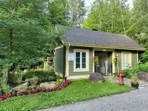 Beautiful two bedroom condo at Tremblant Les eaux