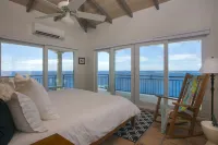 Argonauta:  Spectacular Ocean  Views, Privacy and  Luxury - Minutes from town فنادق في Cruz Bay