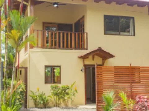 Villa Del Sol, steps to Dominical Beach with Private Pool! Hotels in Dominical