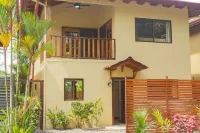 Villa Del Sol, steps to Dominical Beach with Private Pool!