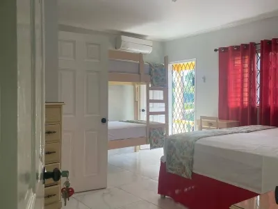Beautiful Villa with Private pool, Hotels near Whispering Seas