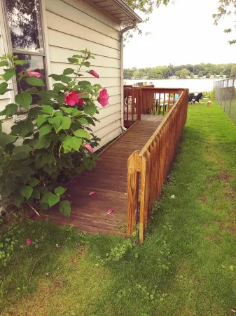 Vacation at Garver Lake ~ Private Beach For Your Enjoyment! Отели в г. Онтва Тауншип