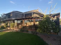 Luxury villa with detail decorated pool Hotele w: 