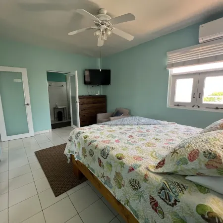 Ocean Front Home with 3 Suites, Salt Water Pool, Gated and Wifi. Gas BBQ Grill.