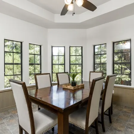 *NEW* Pine Grove Hideaway - family friendly only 1.5 Miles to the lake