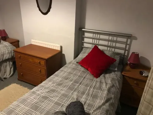 3 bed house, 5 mins walk from Taunton town centre