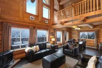 Stunning Log Mount Washington Chalet with Breathtaking Views of Strathcona Park