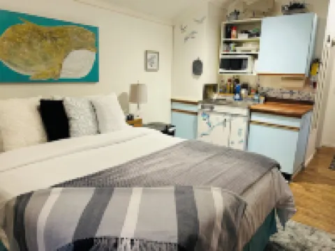 Oceanfront Studio Suite:Ocean Access, Boardwalk, Dock, BBQ, Kayaks & Crab Traps!