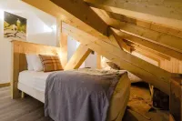 Apt Ella - a new 2 bed duplex in Les Alberts (Montgenevre) Hotels in Montgenevre