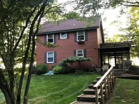“Red Cottage” Manistee Lake Michigan Beach house w/new stairs to private beach