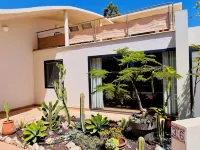 Luxury villa, private pool, fiber optic internet, sea view, courtyard, privacy