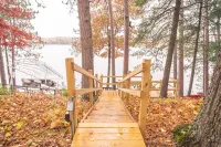 Cozy Lake Front Cottage, Escape with Amenities