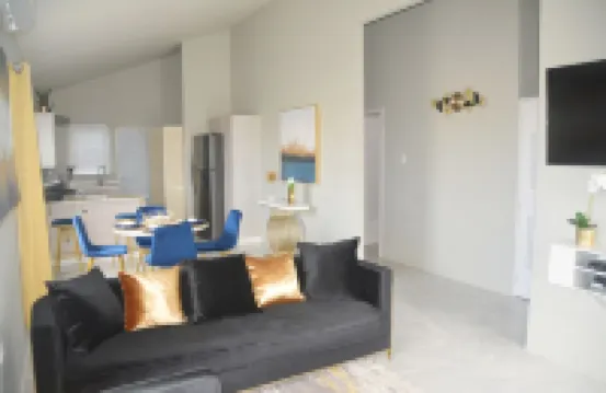 Modern Gem w/free parking on premises Hotels in Discovery Bay