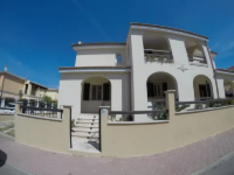 Villa with garden in a small paradise