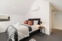 Shamrock Close - close to central Arrowtown