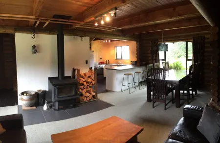 Spacious log chalet with free WIFI, great for a few families