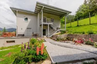 140 m² apartment surrounded by nature  호텔
