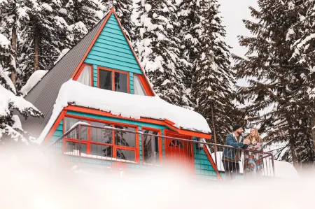 Slope-Side Bliss: A-Frame Haven with Private Hot Tub (Sleeps 7)