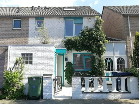 Villa with garden 20 minutes from Amsterdam