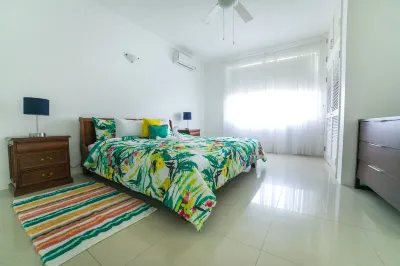 Luxury Waterfront 1/1 with Pool and Gym Hotels near Rio Nuevo Beach