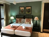 Eden Island Apartment, beach at 90 meters, garden, golfcar, Kayaks