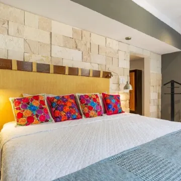 Casa Dali, A+ location lovely house Paseo Montejo