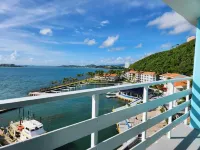 Luxury Oceanfront Studio • Stunning Views • Pool • Balcony + Free Parking
