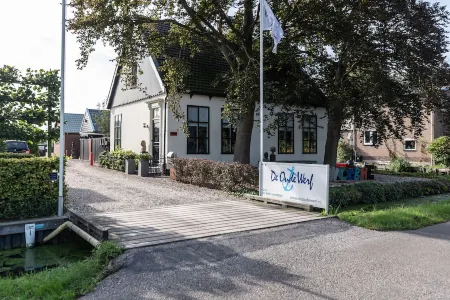 Unieke en Moderne Water Villa in de Buurt van Schiphol en Amsterdam Отели в г. Aalsmeer