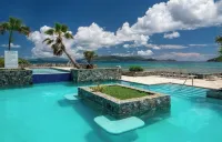 Newly renovated condo just a few steps from Sapphire Beach.