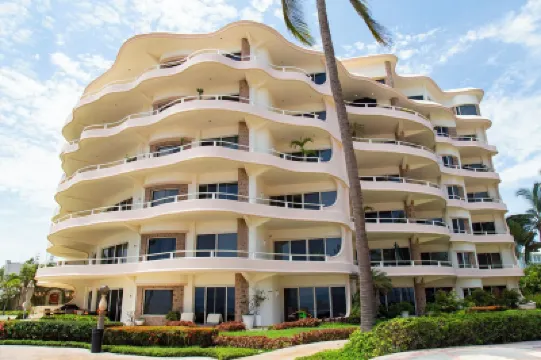 Gorgeous Two-Story Penthouse Private Community on the Beach! Các khách sạn ở 