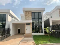 Serene Gated 7-Guest Townhome with gym Hotel di Adenta Municipality