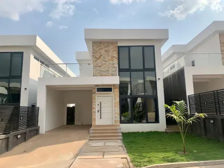 Serene Gated 7-Guest Townhome with gym Отели в г. Адента Мунисипалити