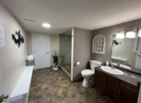 20 Klm from SilverStar in Vernon with Private Hot Tub