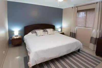 Beautifully Renovated Secured 2br/2bth Condo - 1 Block From Beach & Downtown Hotels in 