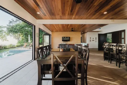 Casa Montaña - Majestic Ocean Views at Dominical Hills