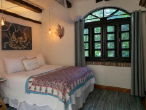 One Bedroom Cottage on Peter Bay Beach Hotels in Central