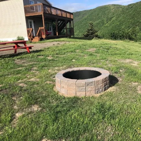(Meat Cove)Hines Ocean View Lodge