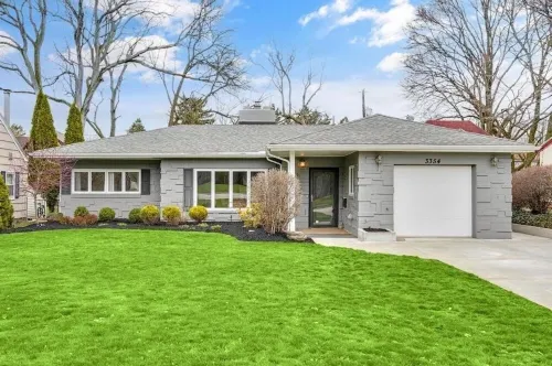 Ottawa Hills Bliss: Luxe 2BR with Hot Tub & King! Hotels in Ottawa Hills