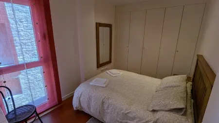 Magnífico Apartamento en Pirineos con Piscina y Cerca de Pistas de Esquí