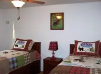 Luxury, Hot Tub,Fireplace,Pool Table,Pet Friendly,No Security Deposit!