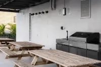 Luxury CBD Darlinghurst Apartment | King Bed, Pool & Sauna, Rooftop