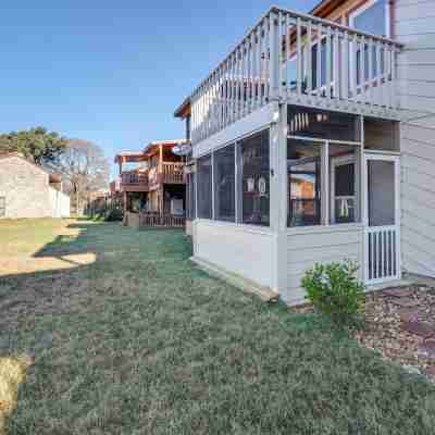 Hill Country Townhome: Close to Parks & Hiking Hotel Exterior