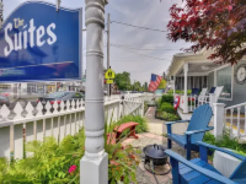 Historic Bemus Point Studio w/ Porch: Walk to Lake Hotels in Bemus Point