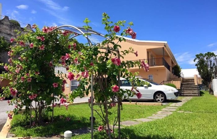 Paraquet Apartments