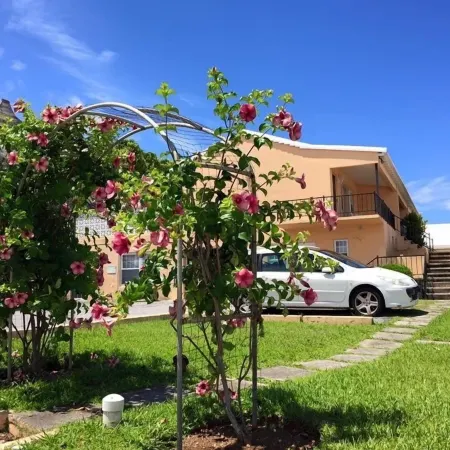 Paraquet Apartments Отели в г. Гамильтон