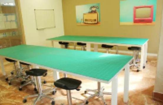 巴塞隆拿大學對角線公寓酒店