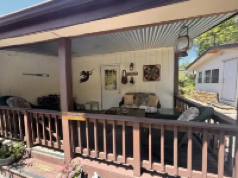The Iris Garden Downtown Cottages and Suites Hotels in Brown County