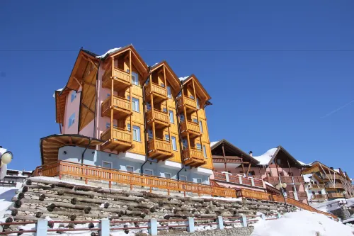 Hotel Residence Dahu Hotels in Cogolo