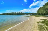 1 Mi to Beach Cape Code Family Retreat with Patio - Homestays